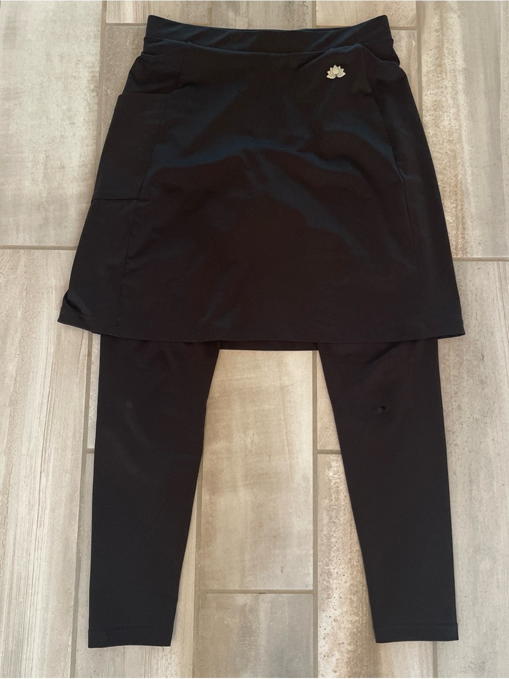 Snoga Athletics Black Ankle Fit Snoga 18” Women’s Small Skirt Skort Modest-FLAW